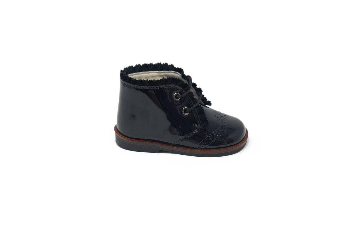 Andanines Black Patent Scalloped Baby Shoe