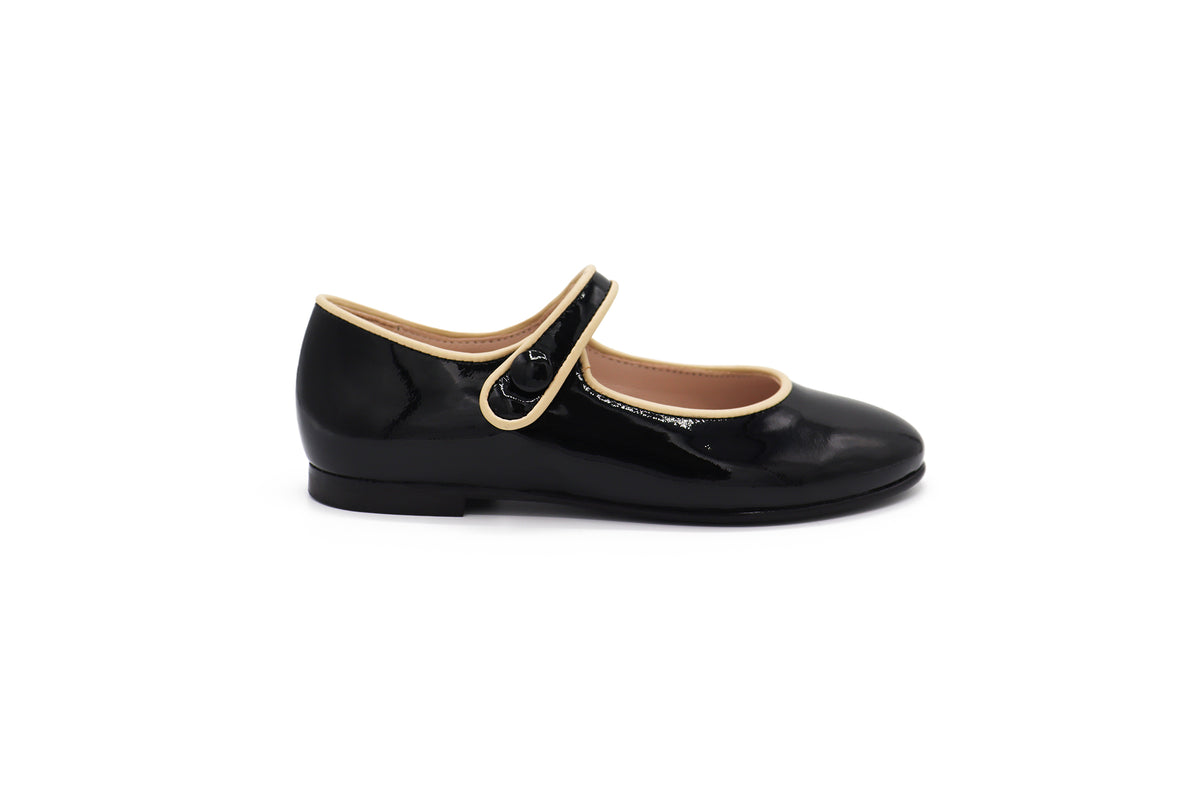 Beberlis Black Patent Leather Pointed Mary Jane